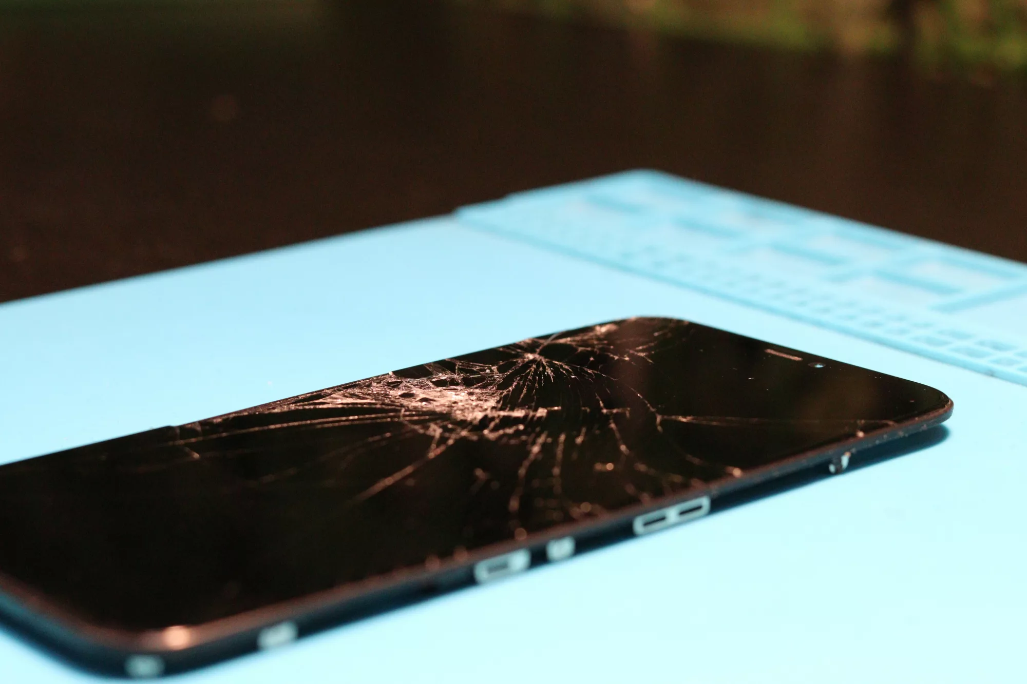 Porovnání kvality displejů pro iPhone při opravě